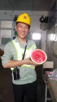 群众欢乐吃瓜视频,吃瓜视频里的欢乐时光