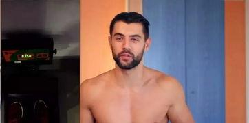 吃瓜主播腹肌男是谁啊视频,吃瓜主播腹肌男的真实身份