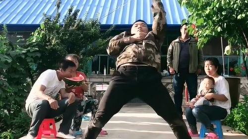 潍坊跳舞吃瓜群视频,欢乐瞬间，网络热传的社区风采