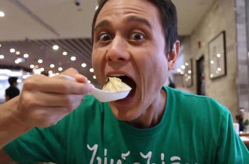 外国人吃喜瓜的视频,体验传统婚庆美食文化