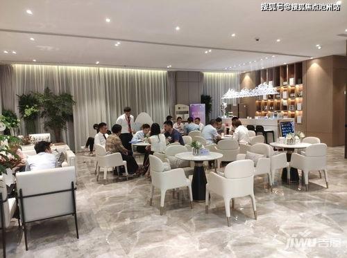 合肥某售楼部吃瓜视频,揭秘售楼部内部惊人一幕  第2张