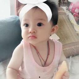 儿童吃哈密瓜的视频,小宝贝品尝美味哈密瓜 第2张 儿童吃哈密瓜的视频,小宝贝品尝美味哈密瓜 第2张