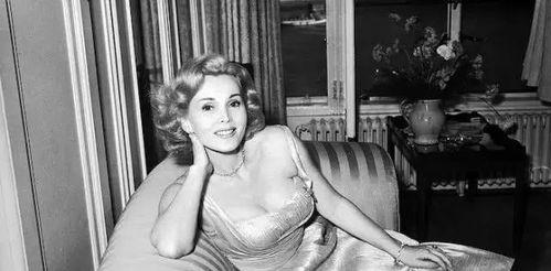 吃瓜母女视频在线观看,温馨日常瞬间，笑料百出  第2张