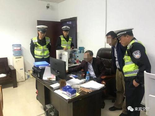 公交车司机吃瓜乘客视频,乘客视频记录一幕引热议  第2张